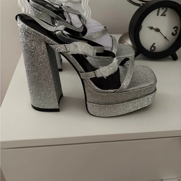 Brand New Nasty Gal Silver Platform Heels SZ 10 - Picture 7 of 9